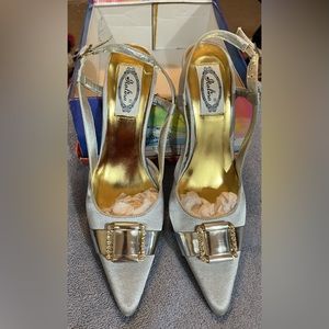 Silver satin Italian dressy evening heels w/buckle